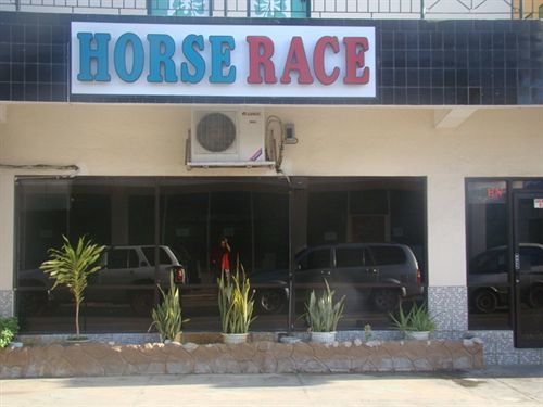 Micro Beach Hotel Garapan Esterno foto